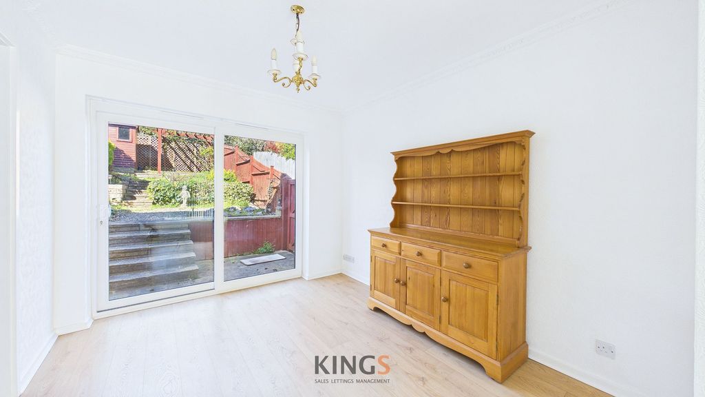 Property photo 3 of 18 Dining Room