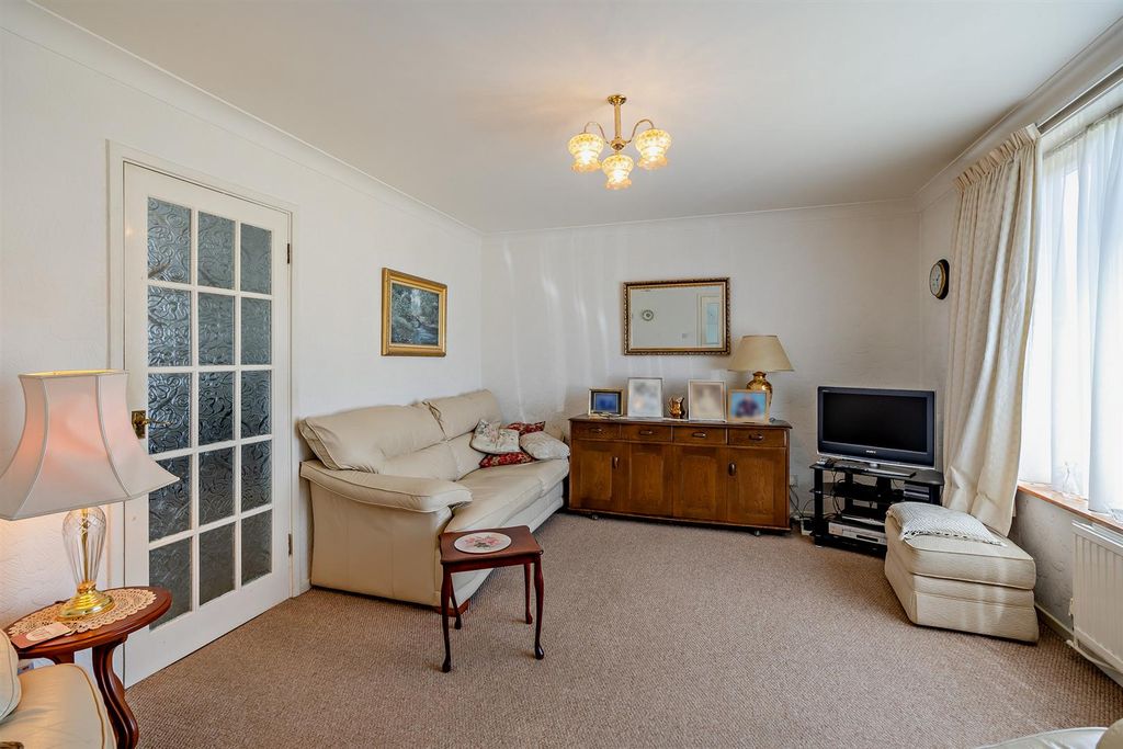 Property photo 2 of 15 8687189-Interior04-800.Jpg