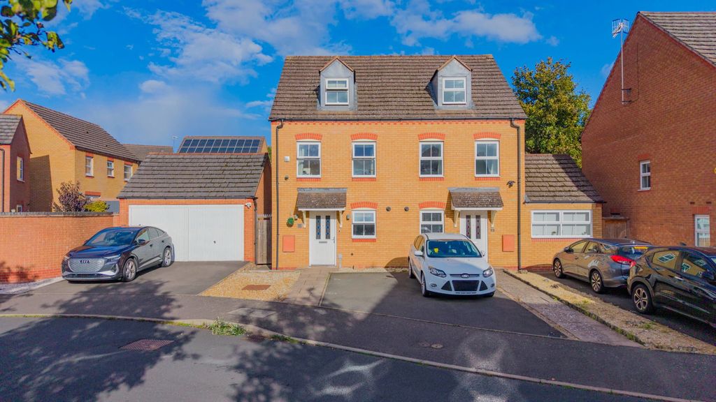 Property photo 2 of 36