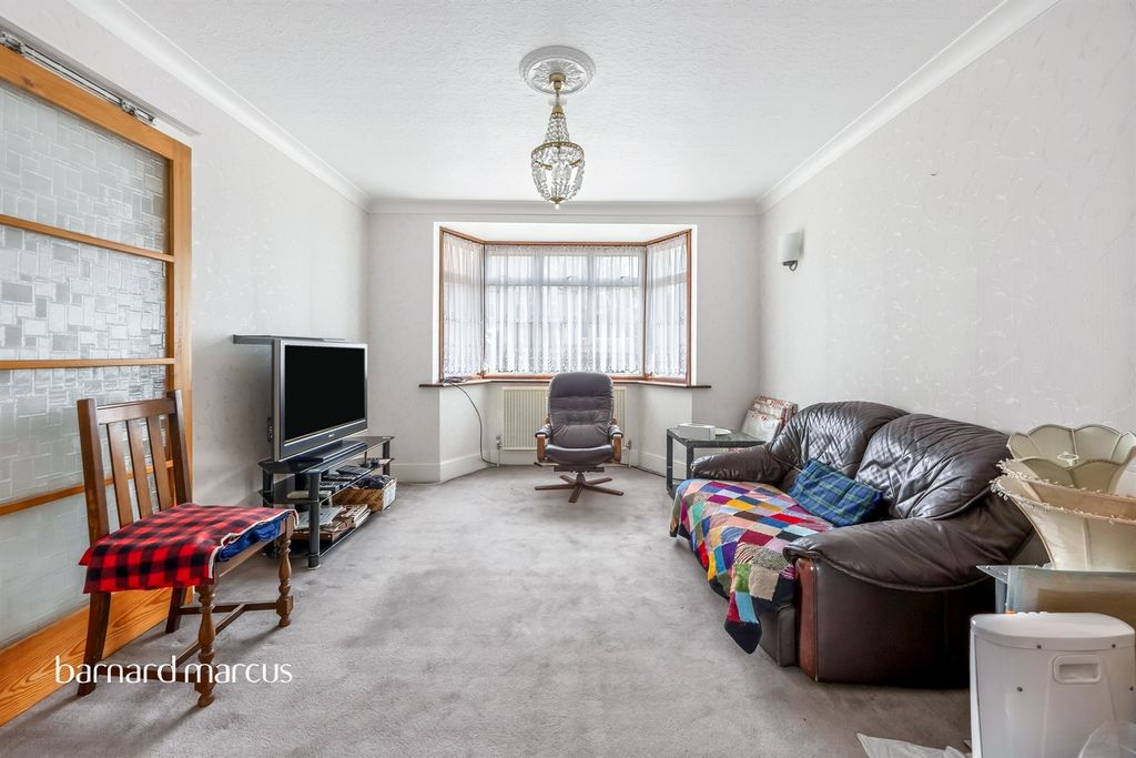 Property photo 3 of 18