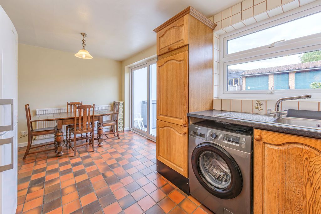 Property photo 3 of 32