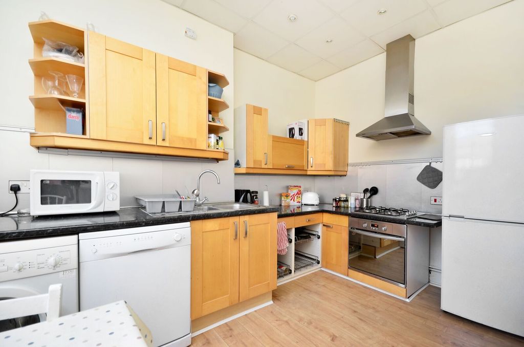 Property photo 2 of 5