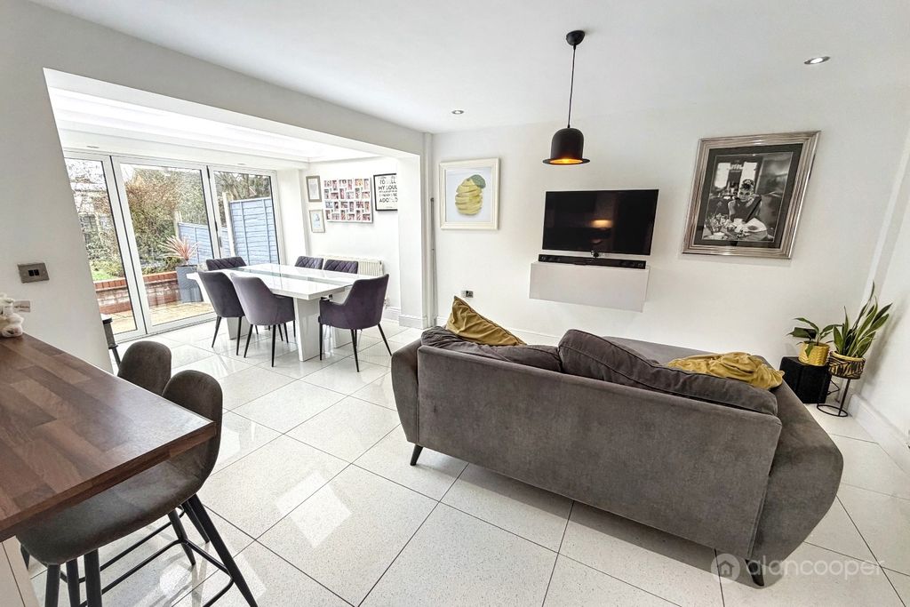 Property photo 3 of 24 4235885