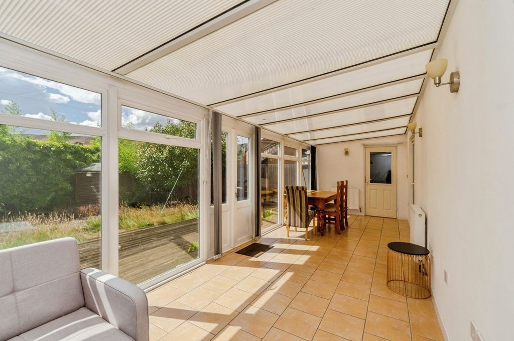 Property photo 2 of 17 Photo