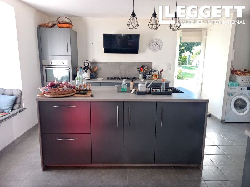 Property photo 3 of 10