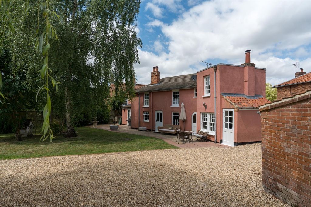 Property photo 1 of 22