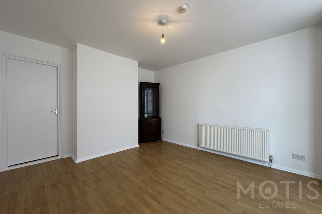 Property photo 3 of 9 Photo 3