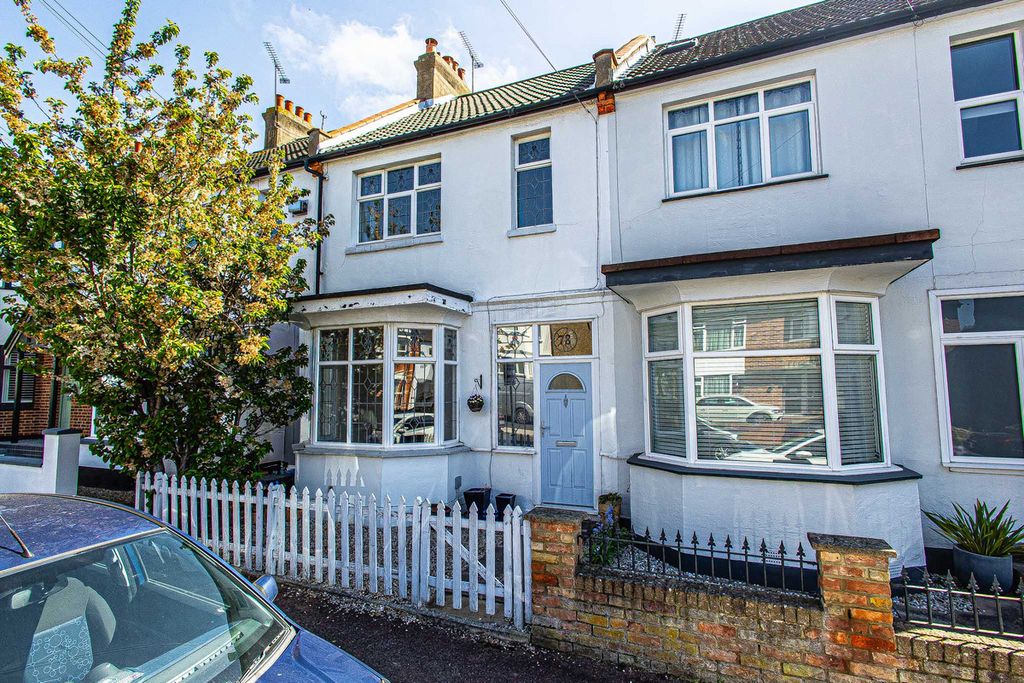 Property photo 1 of 28