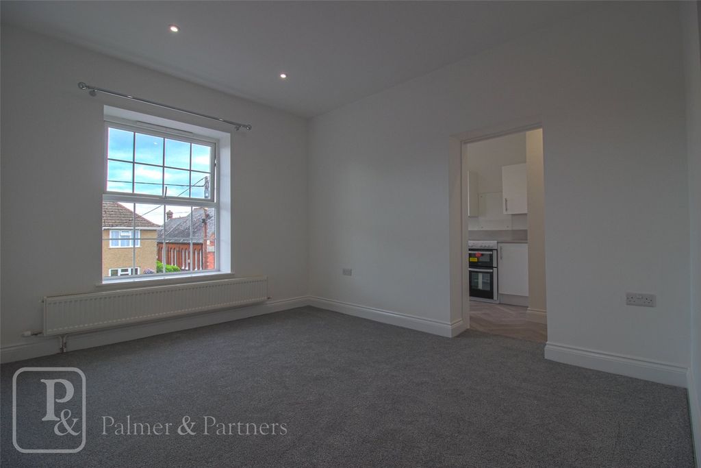 Property photo 2 of 24 Living Space