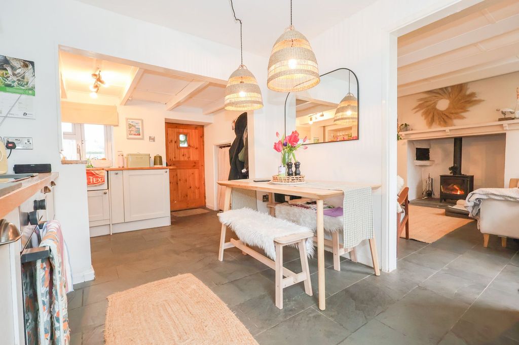 Property photo 2 of 26 Kitchen/Breakfast Room