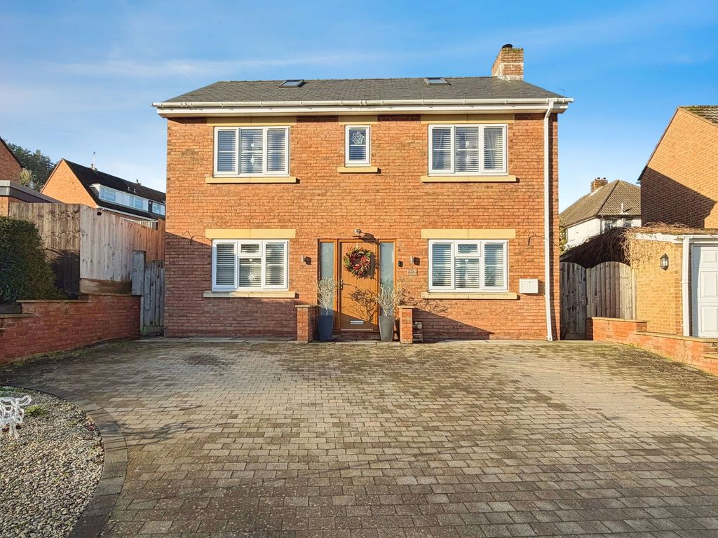 Property photo 1 of 43