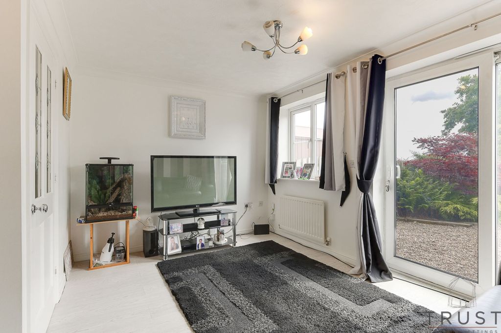 Property photo 3 of 18