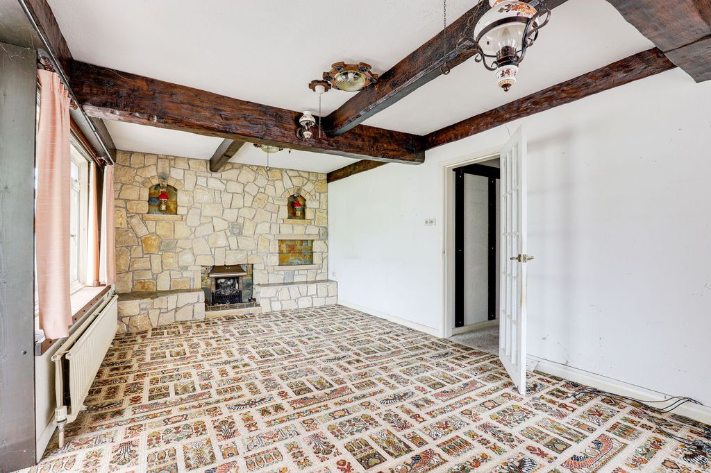 Property photo 2 of 26