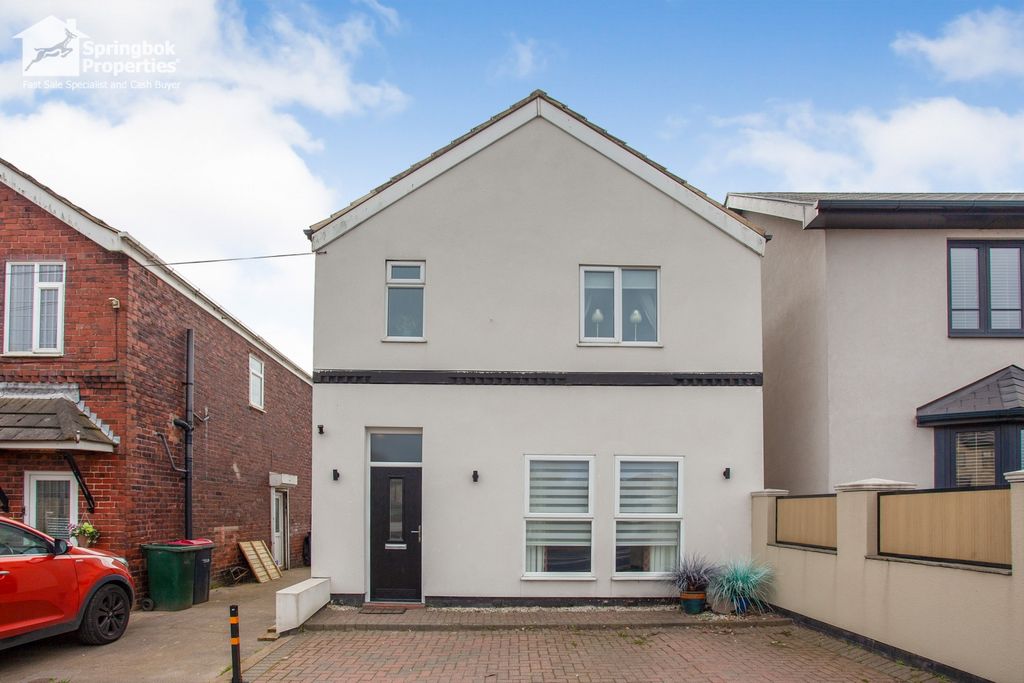 Property photo 1 of 16 Front View