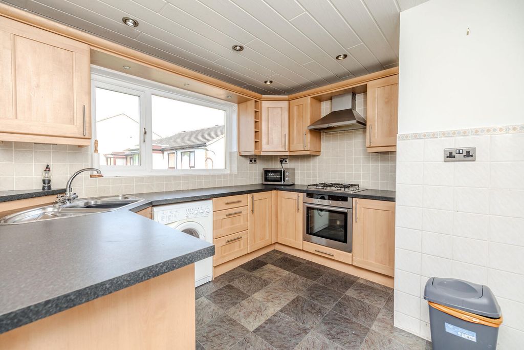 Additional image 11 of 2 bed flat for saleMayfair Gardens, Ponteland, Newcastle Upon Tyne NE20