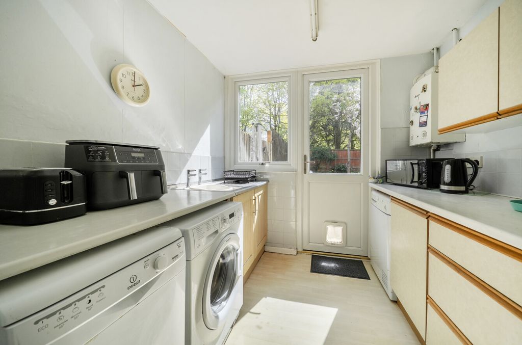 Property photo 3 of 15 1445840-9-69E0Ffc...