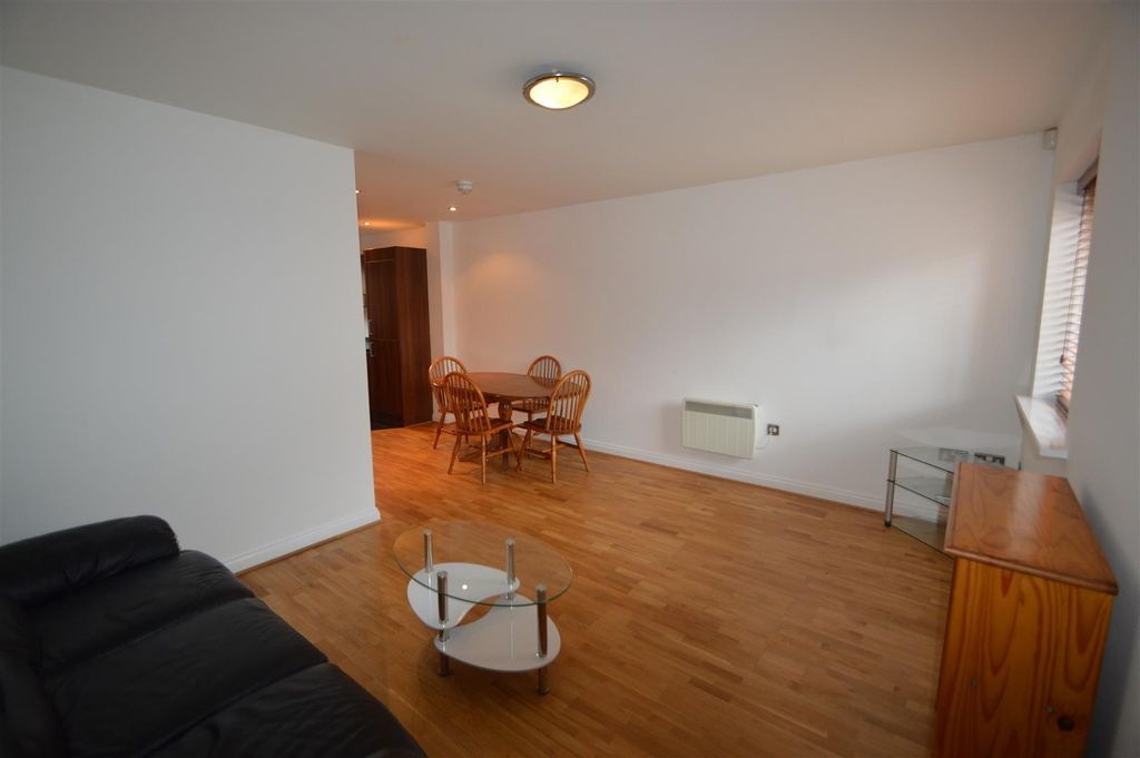 Property photo 3 of 12