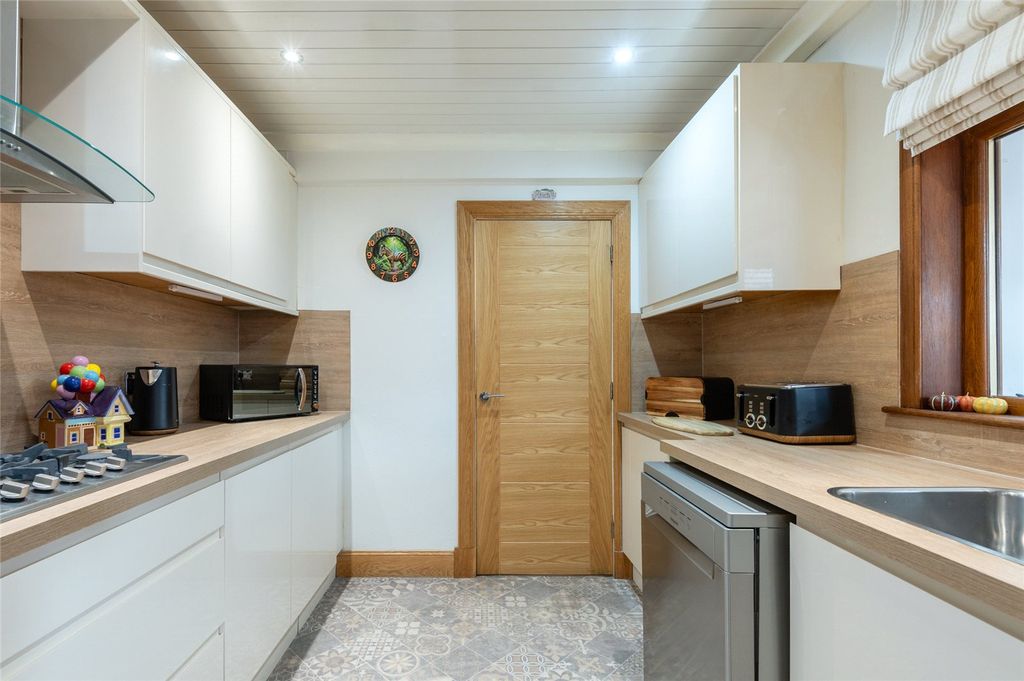 Property photo 3 of 36 Picture 3