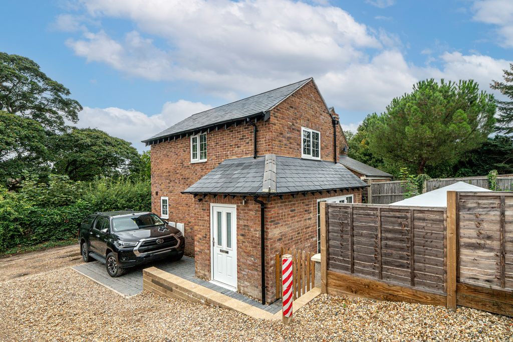 Property photo 1 of 11