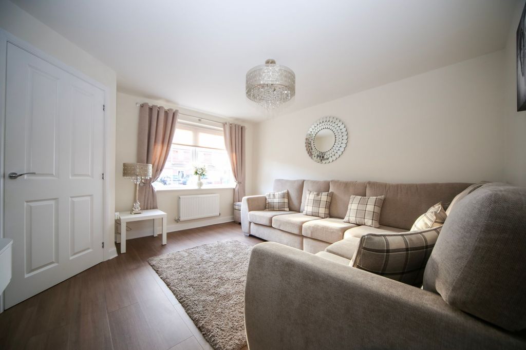 Property photo 2 of 30