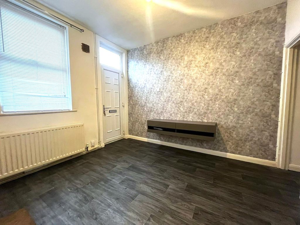 Property photo 2 of 12 Image