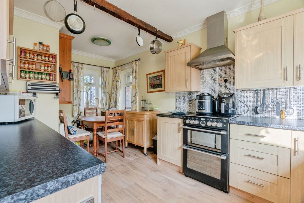 Property photo 3 of 17 Pbox-Img.Jpg