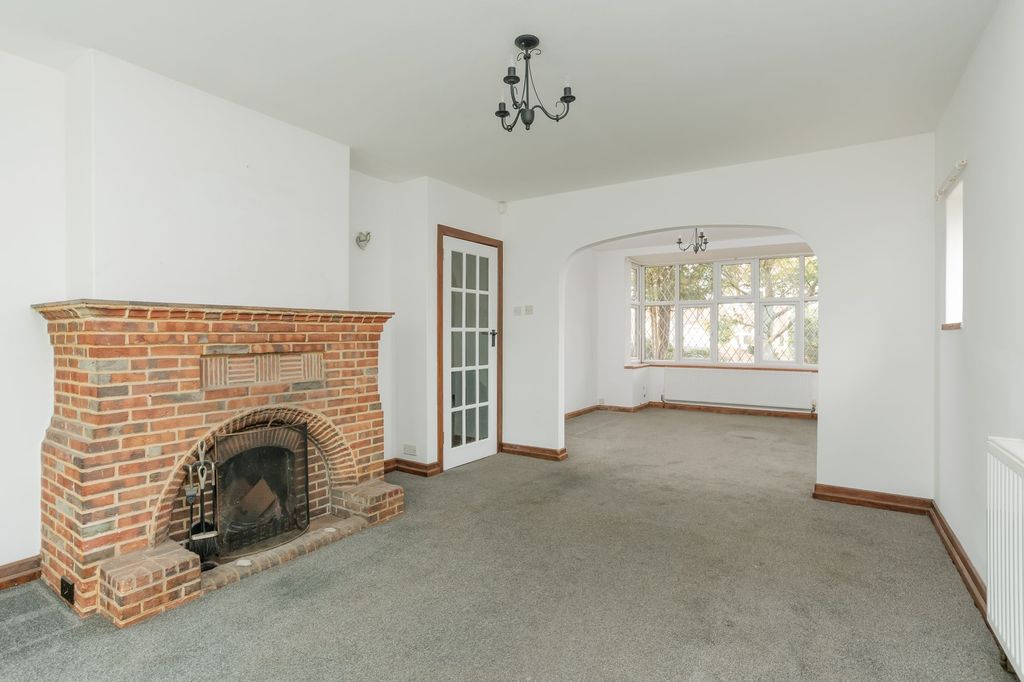 Property photo 3 of 23