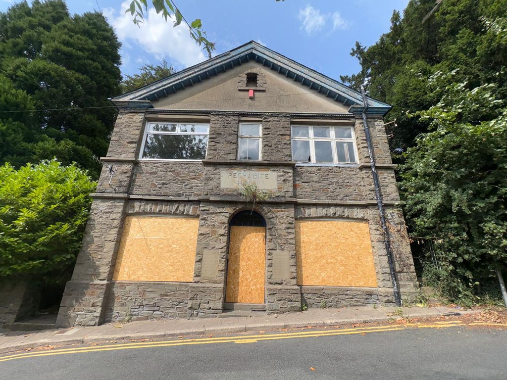 Property photo 1 of 3