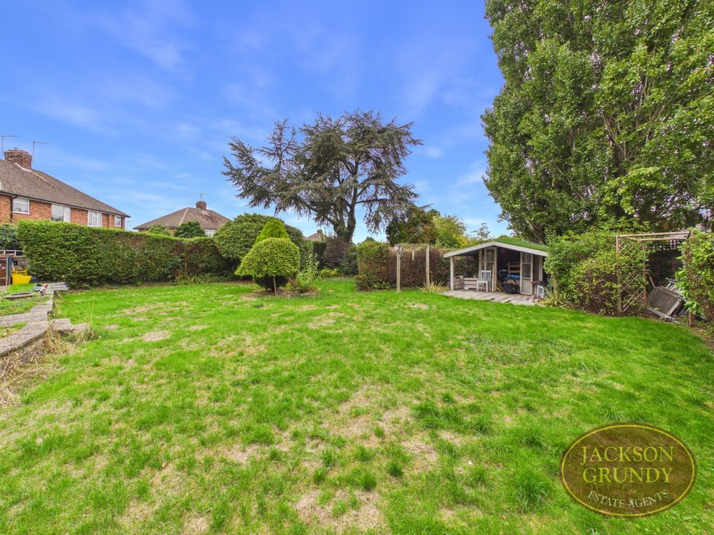 Property photo 2 of 29 Firtree Walk