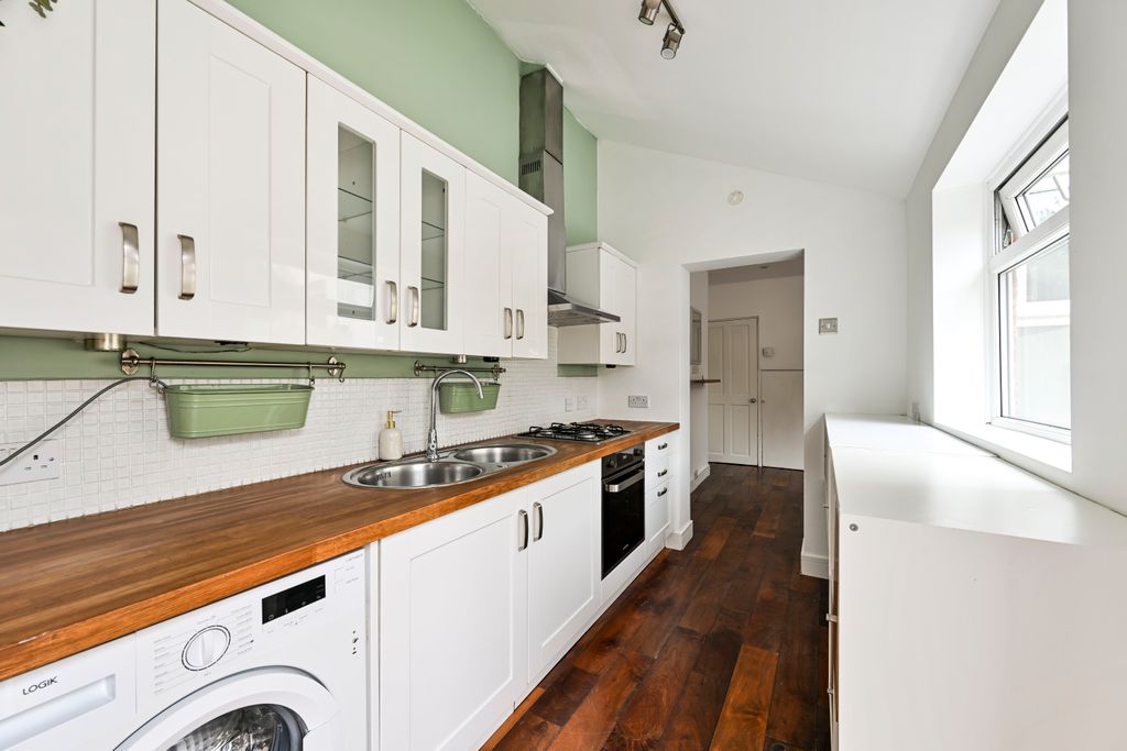 Property photo 1 of 31