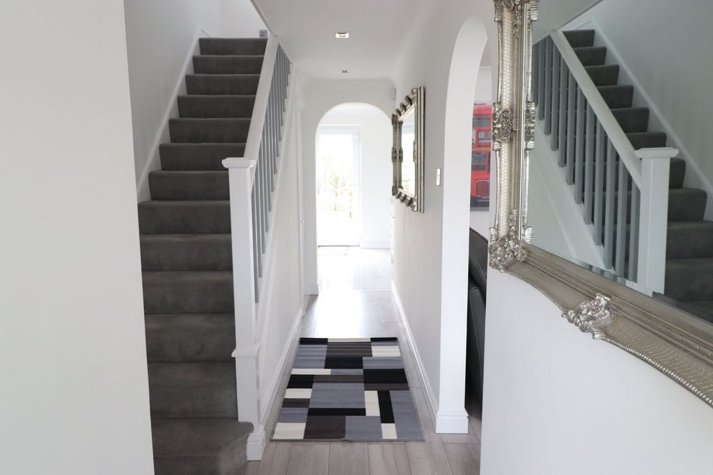 Property photo 3 of 29