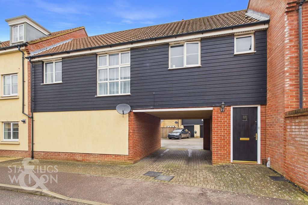 Property photo 2 of 12