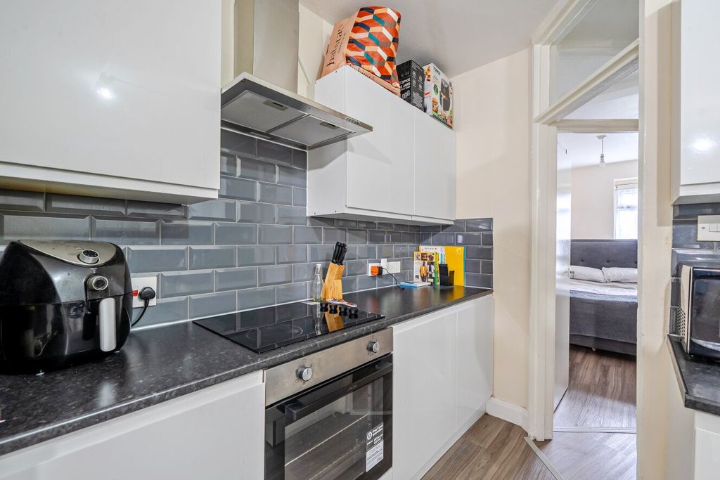 Property photo 2 of 14 Picture 2