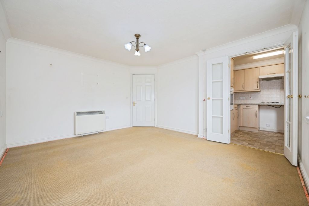 Property photo 1 of 25 Living Room
