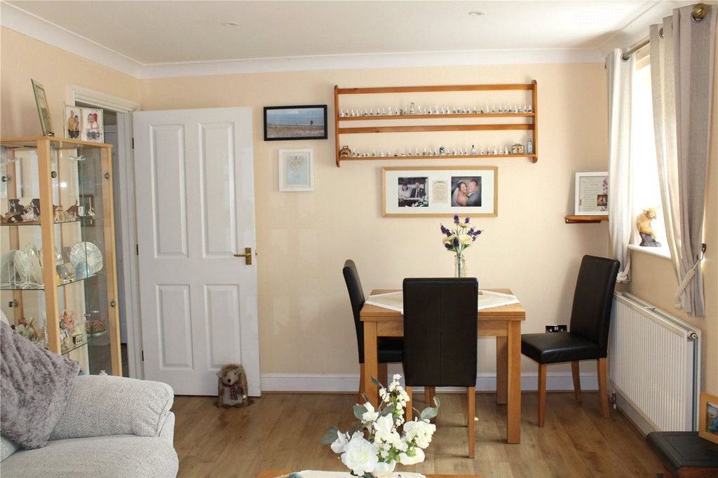 Property photo 3 of 20 Sitting Room