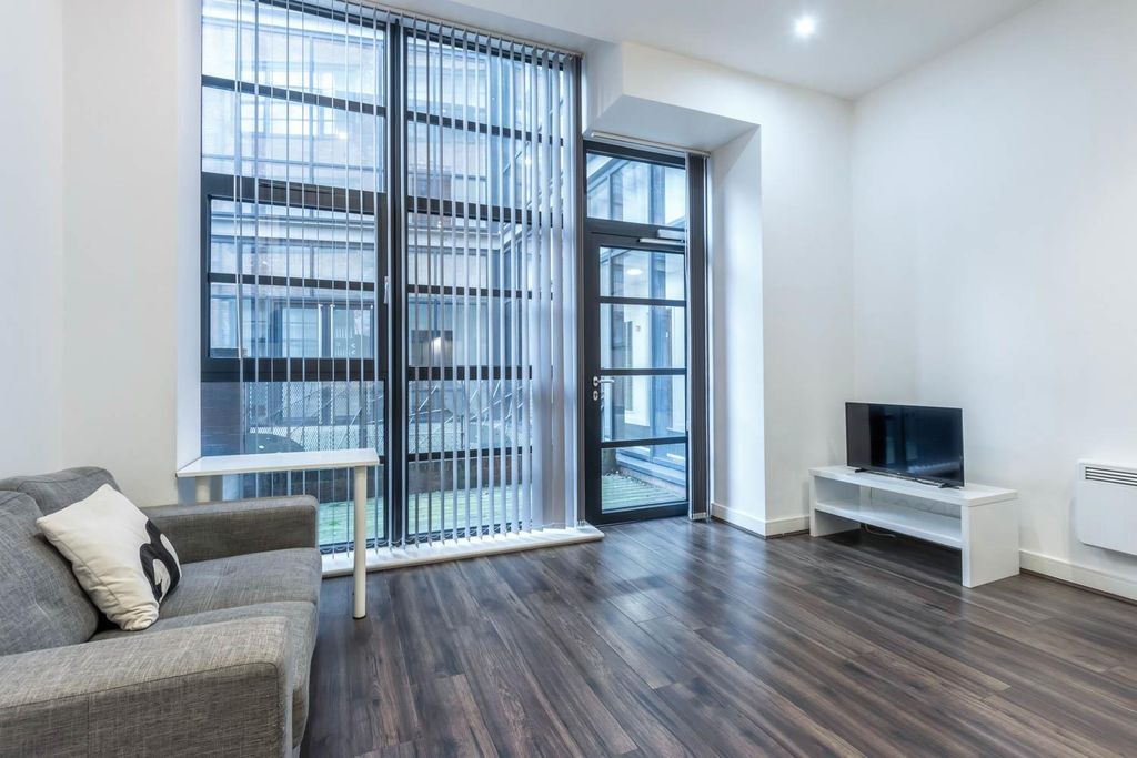 Property photo 1 of 13 Living Space