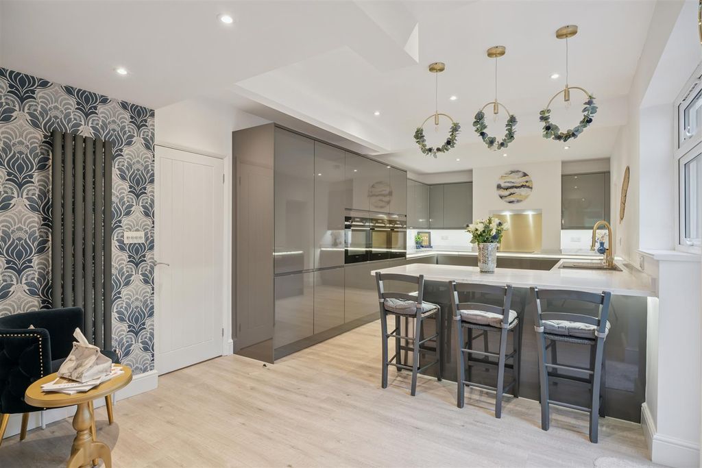 Property photo 2 of 32 Kitchen