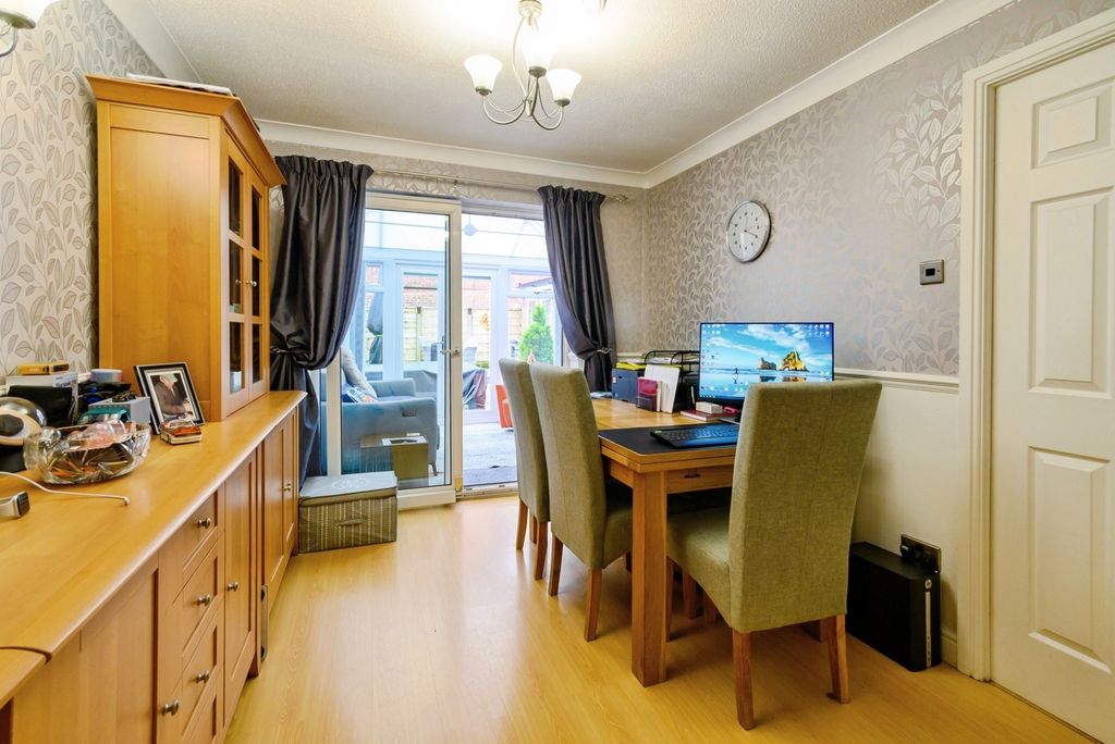 Property photo 3 of 17 Photo