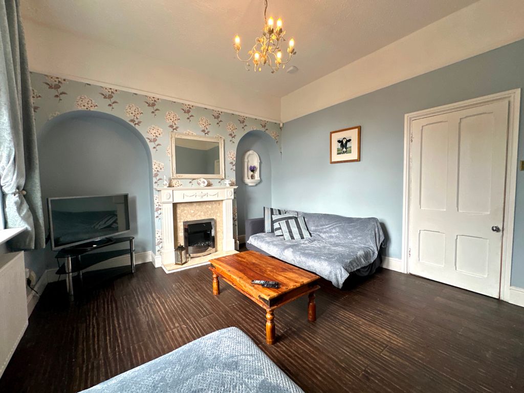 Property photo 2 of 32