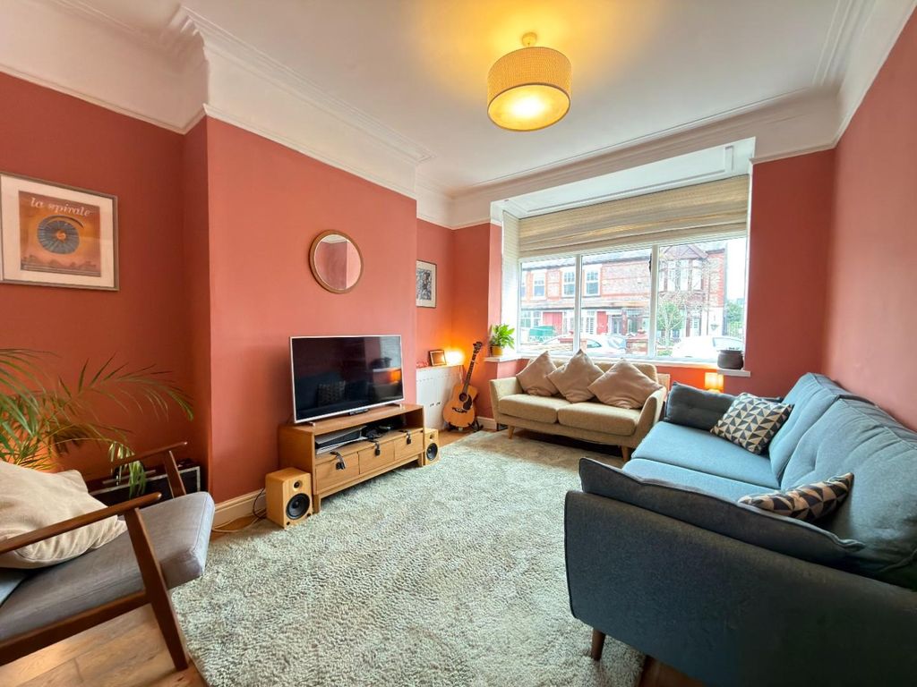 Property photo 2 of 27