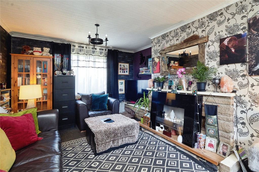 Property photo 2 of 18 Picture No. 20