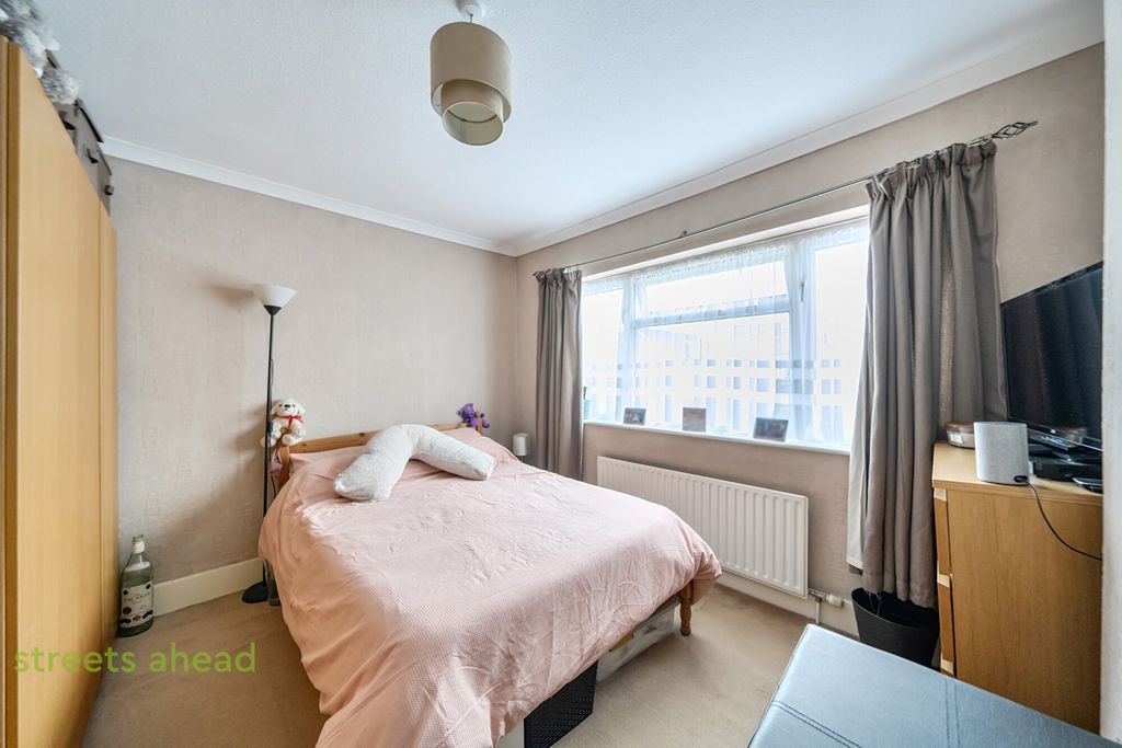 Property photo 3 of 12 5c4E76d2-9Fc6-428...