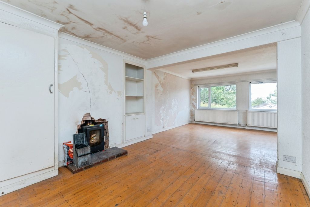 Property photo 3 of 16 Lounge/Dining Room