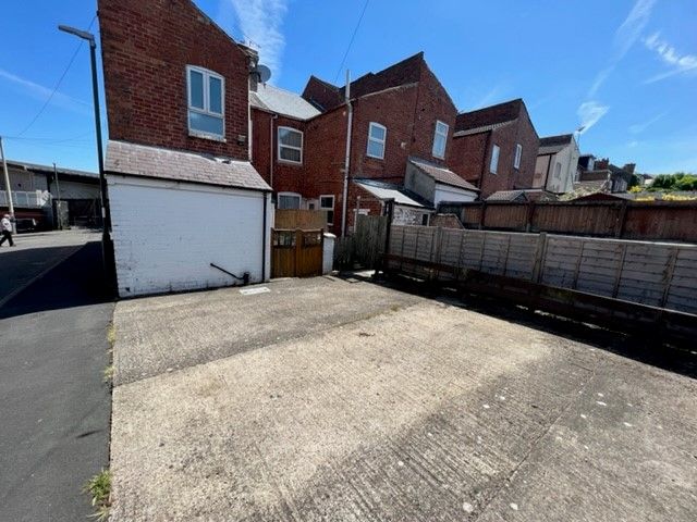 Property photo 2 of 12