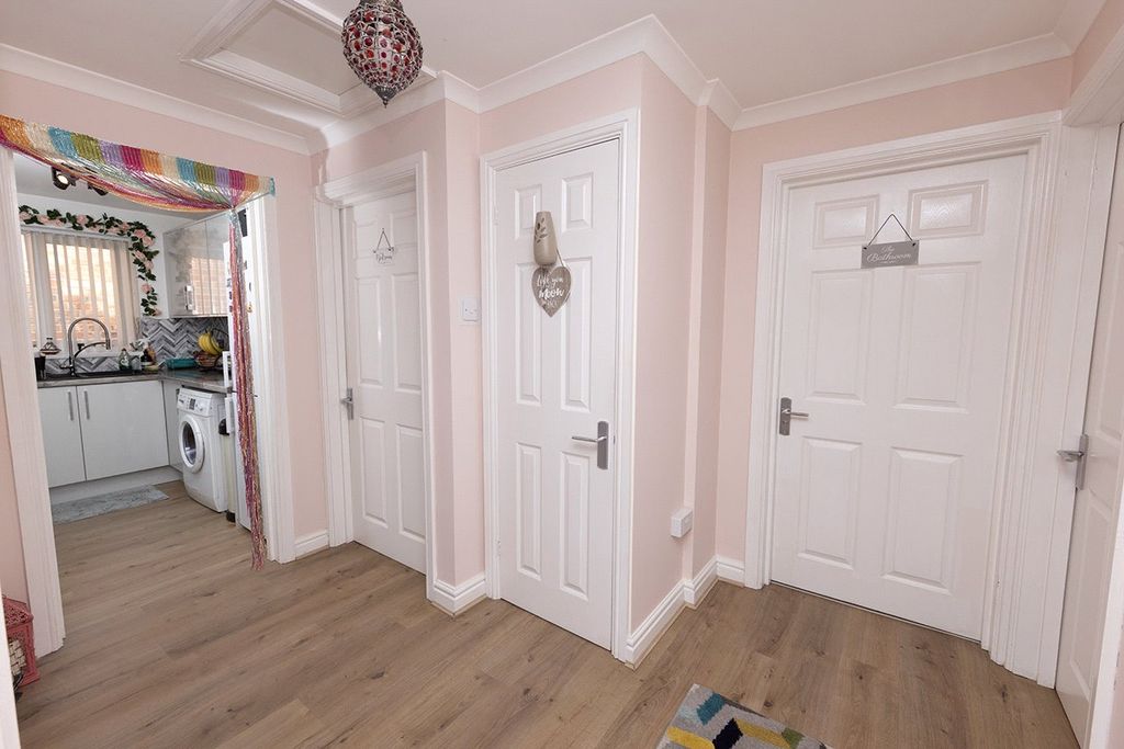 Property photo 3 of 19 Picture No. 11
