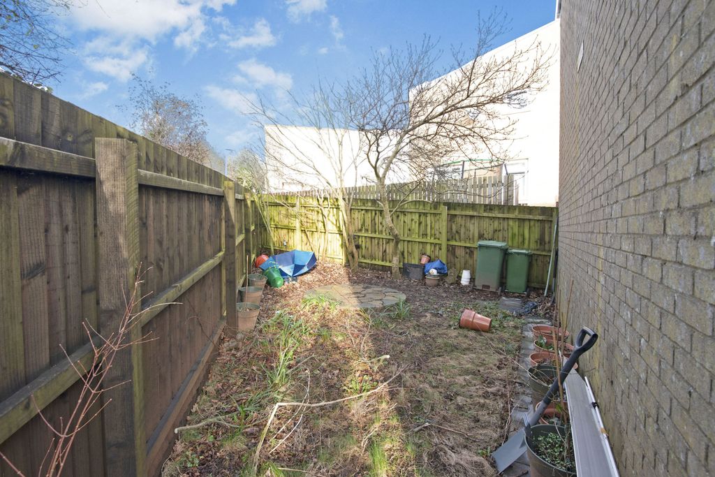 Property photo 2 of 20 48Barnets-1
