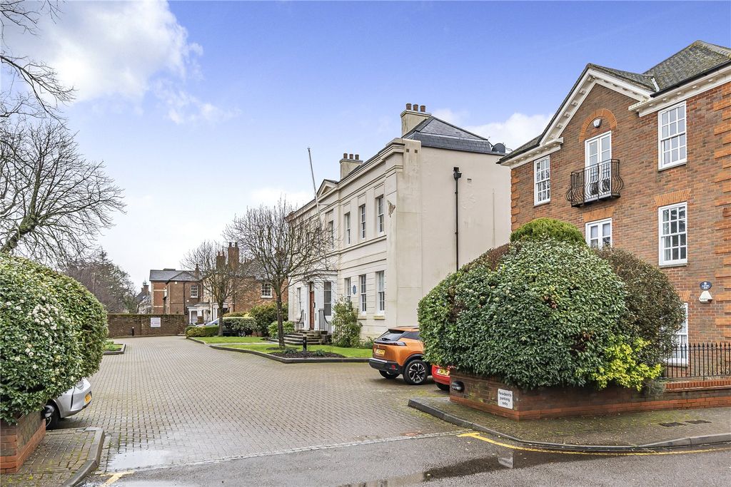 Property photo 2 of 25 Picture No. 21