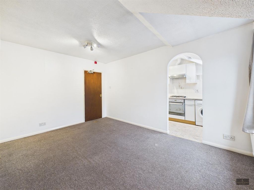 Property photo 2 of 7 Cam02887G0-Pr0518-Still007.Jpg