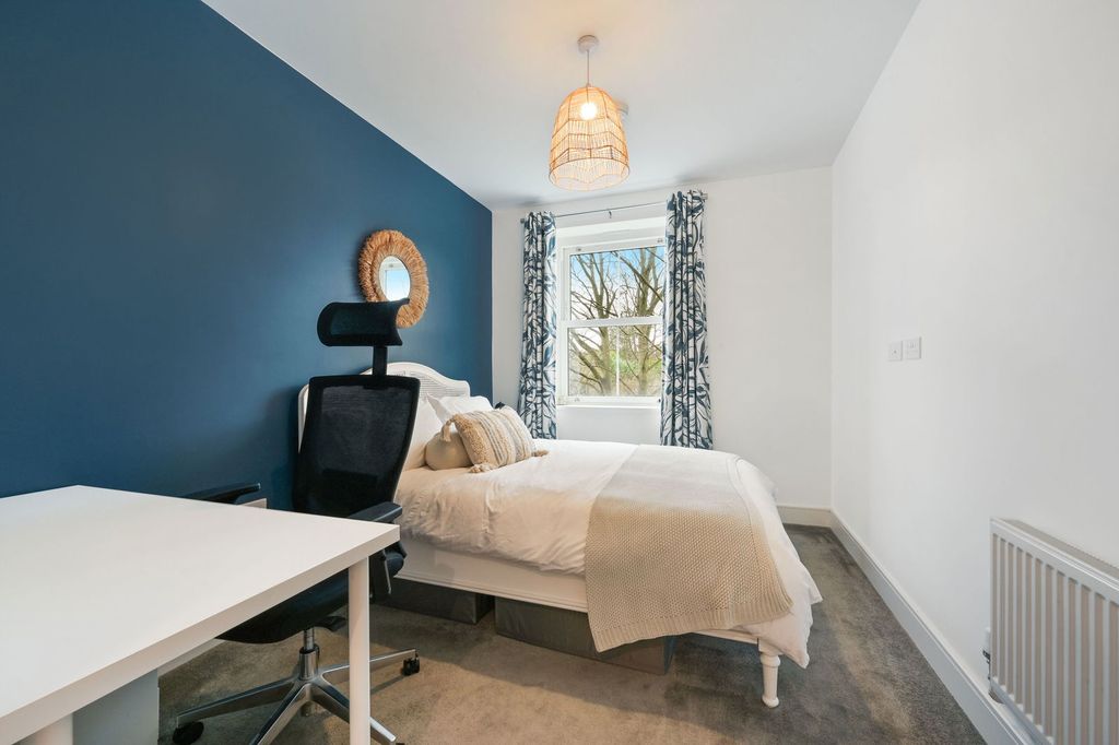 Additional image 13 of 2 bed flat for saleStation Road East, Oxted, Oxted RH8