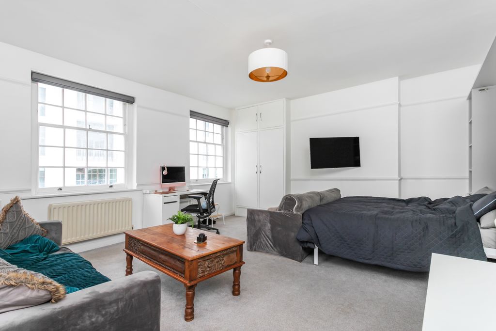 Property photo 2 of 12